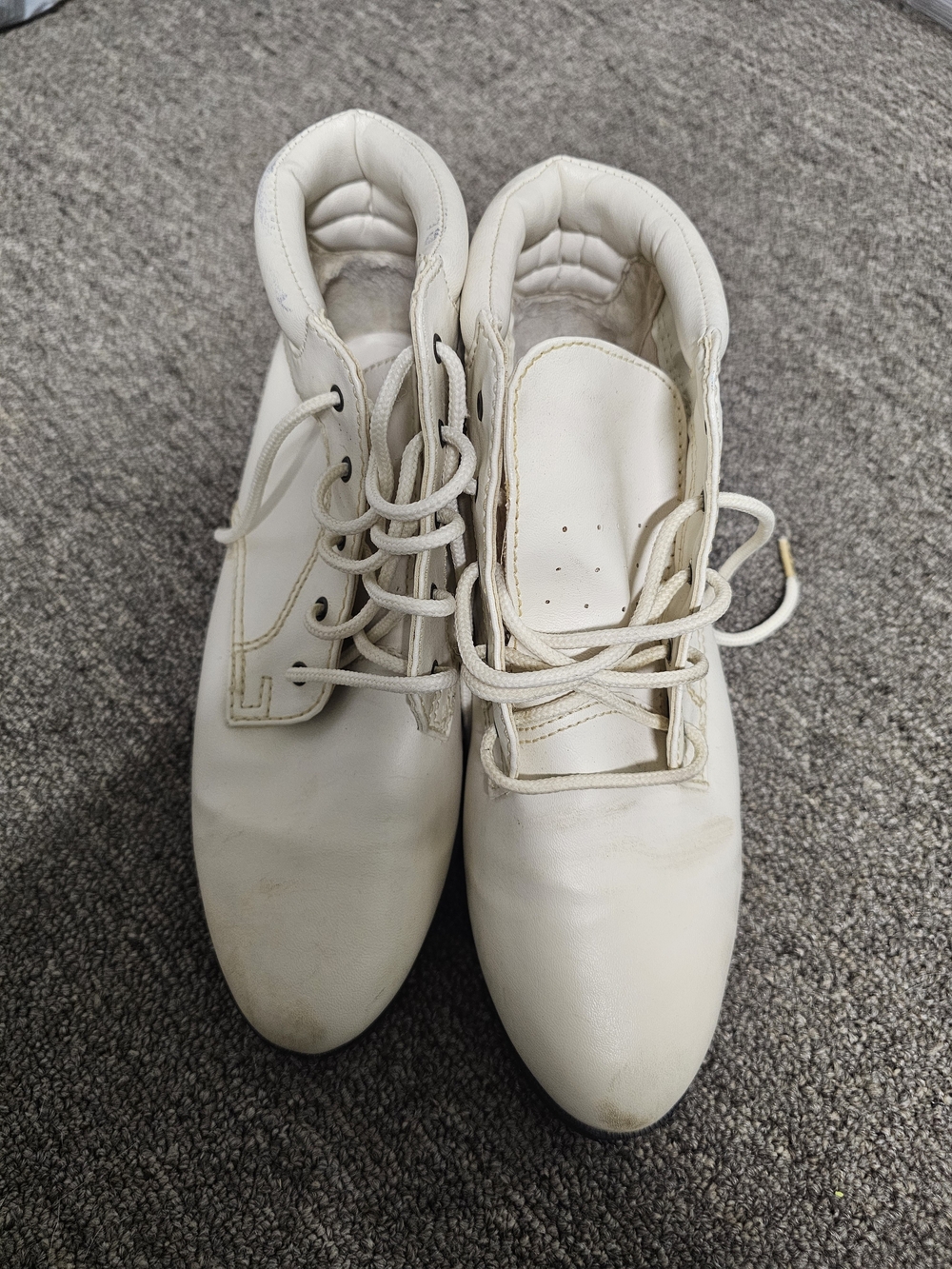Women's Vintage White Lace-Up Leather Boots
